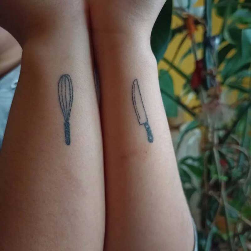 minimalist-knife-tattoo-1