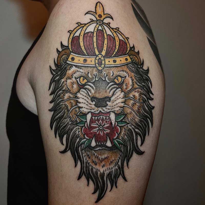 old-school-lion-hand-tattoo-2
