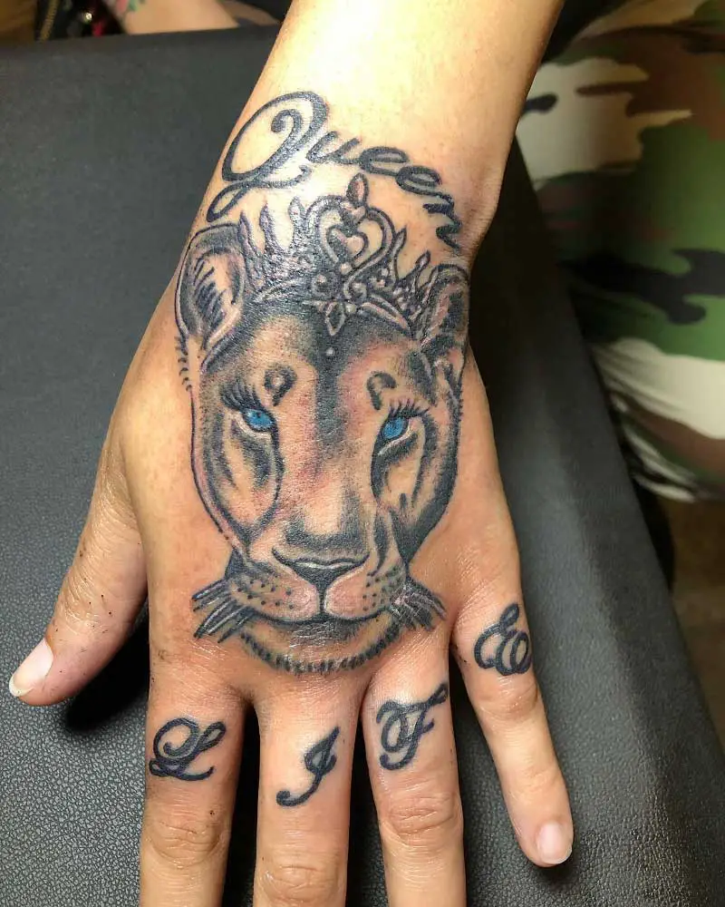 queen-lion-hand-tattoo-2