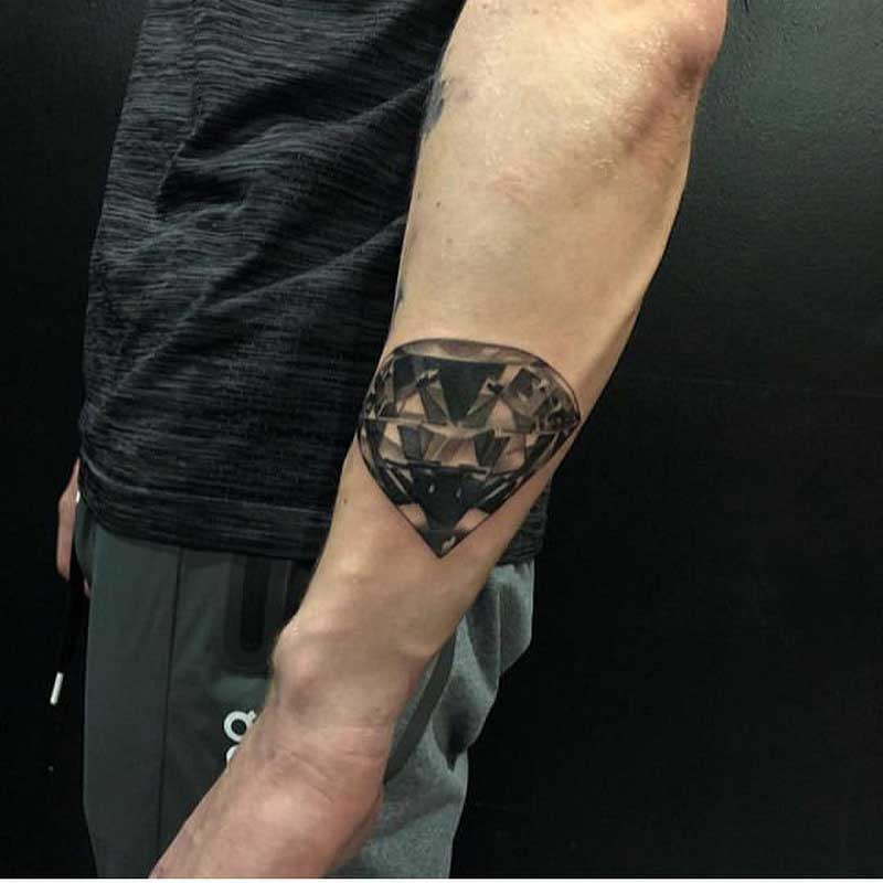 realistic-diamond-tattoo-1