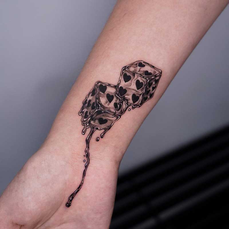 realistic-dice-tattoo-2