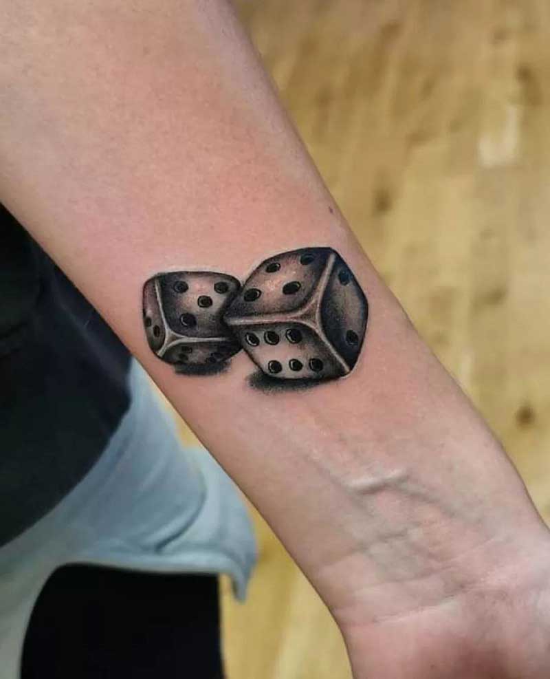 realistic-dice-tattoo-3