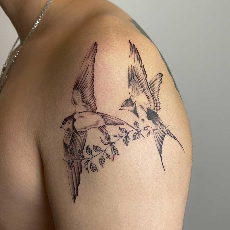 retro-swallow-tattoo-3
