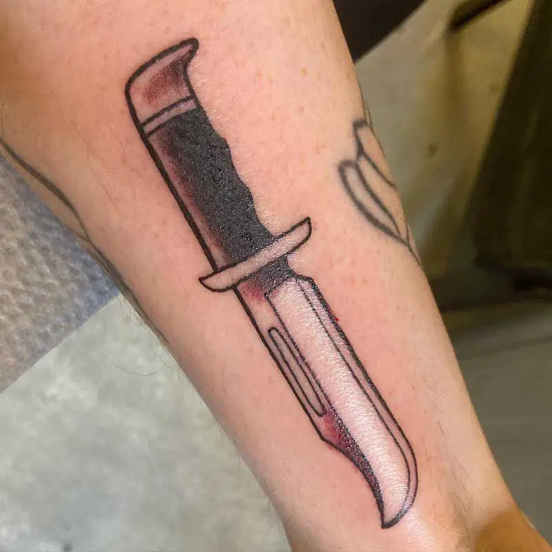 scream-knife-tattoo-3