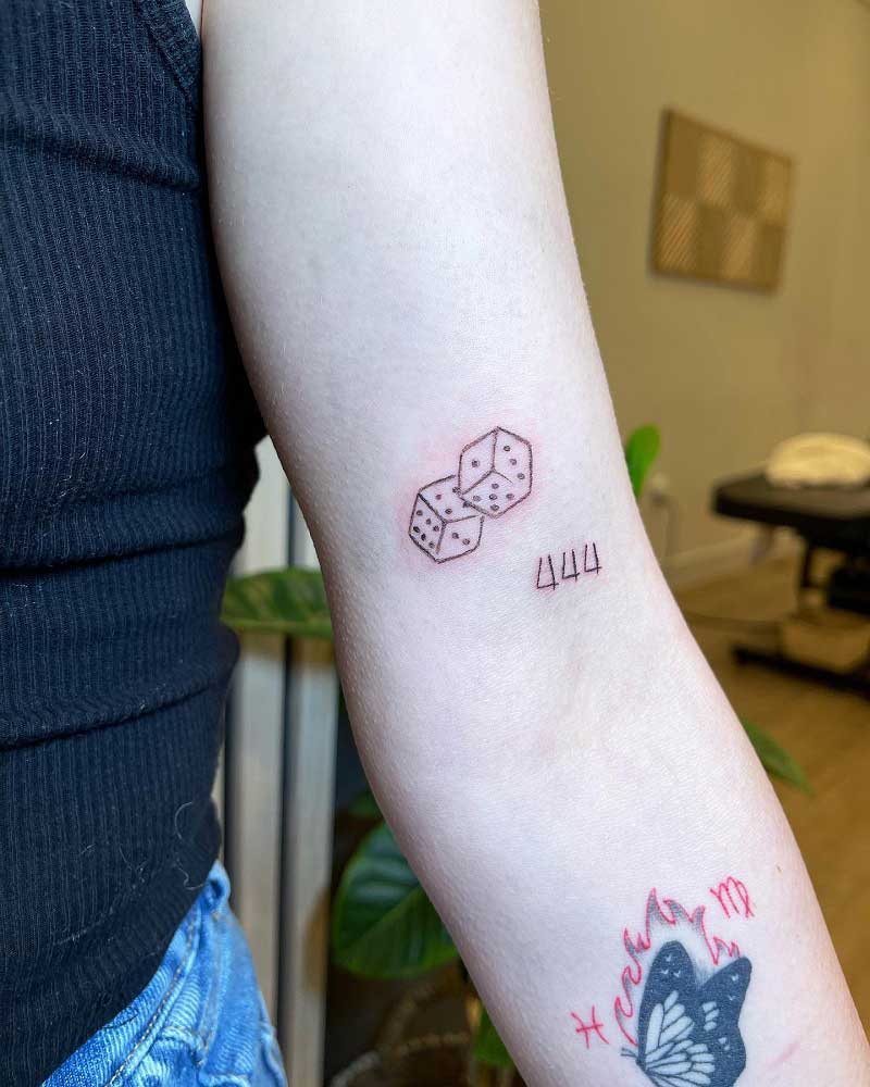 simple-dice-tattoo-2