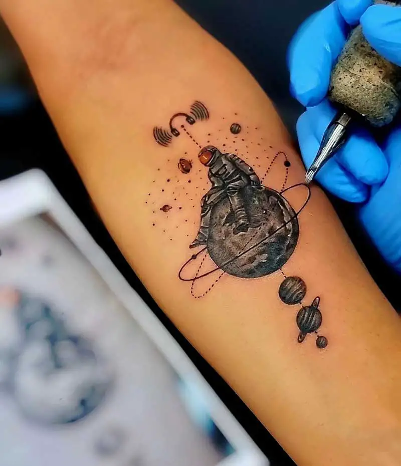 small-astronaut-tattoo-1