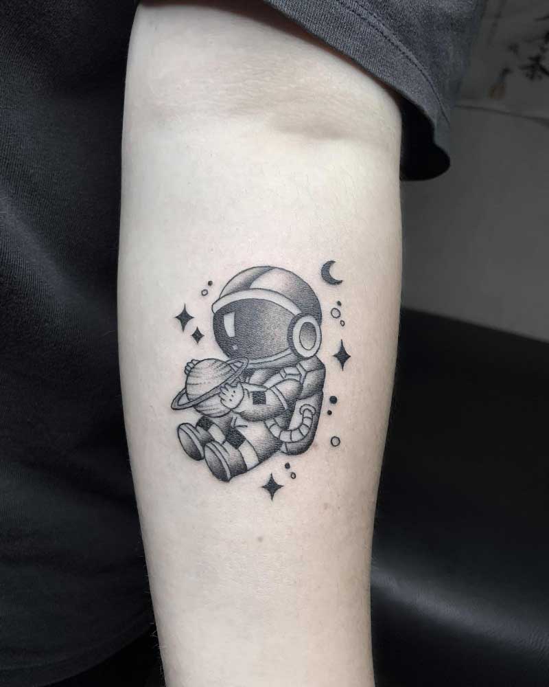 small-astronaut-tattoo-3