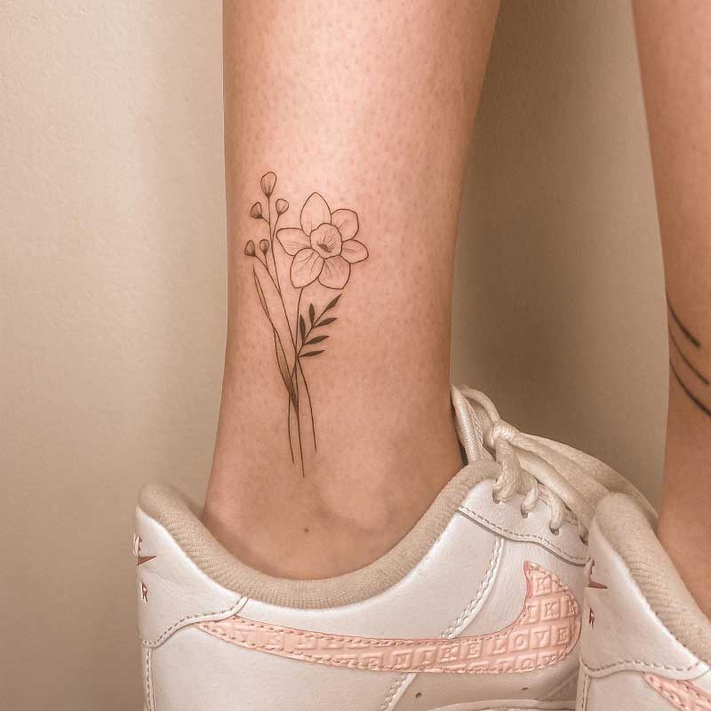 small-daffodil-tattoo-2