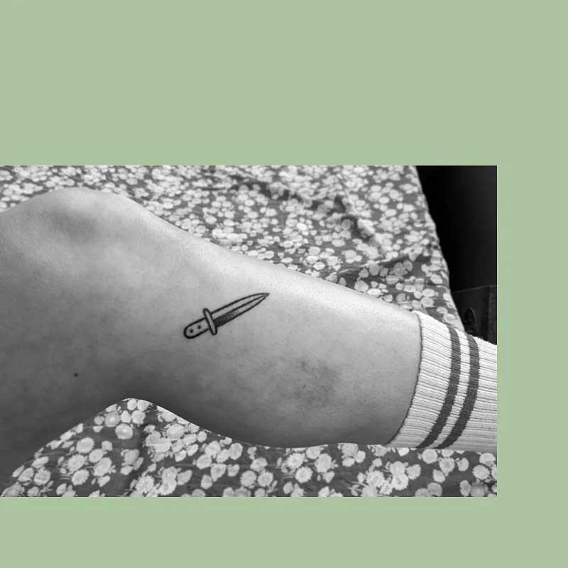 small-knife-tattoo-1