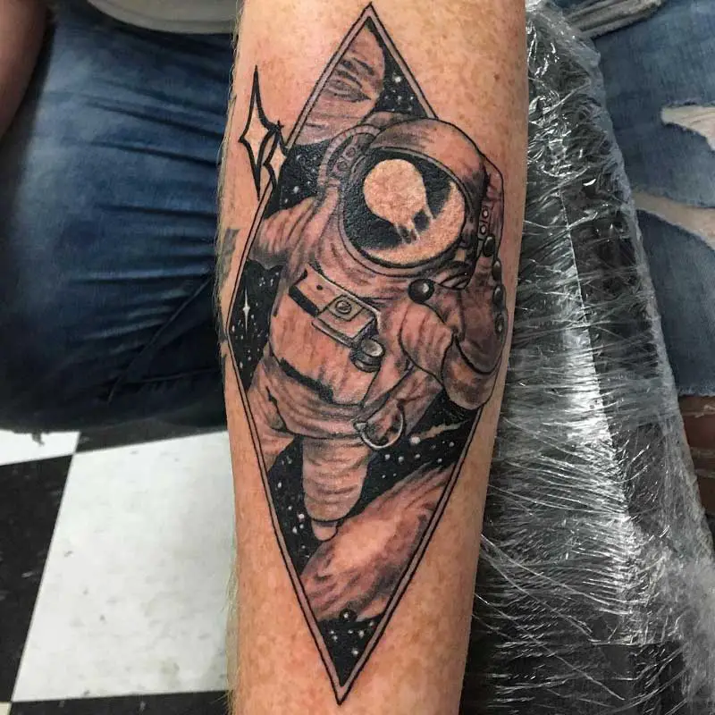 space-astronaut-tattoo-2
