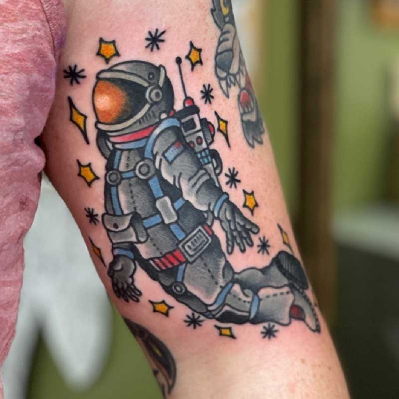 traditional-astronaut-tattoo-3