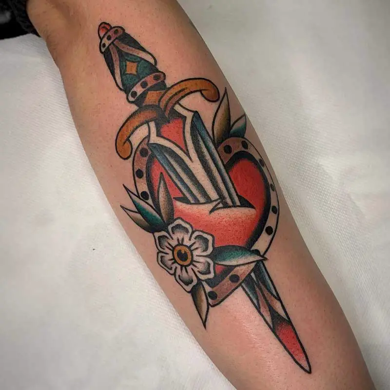 traditional-knife-tattoo-2