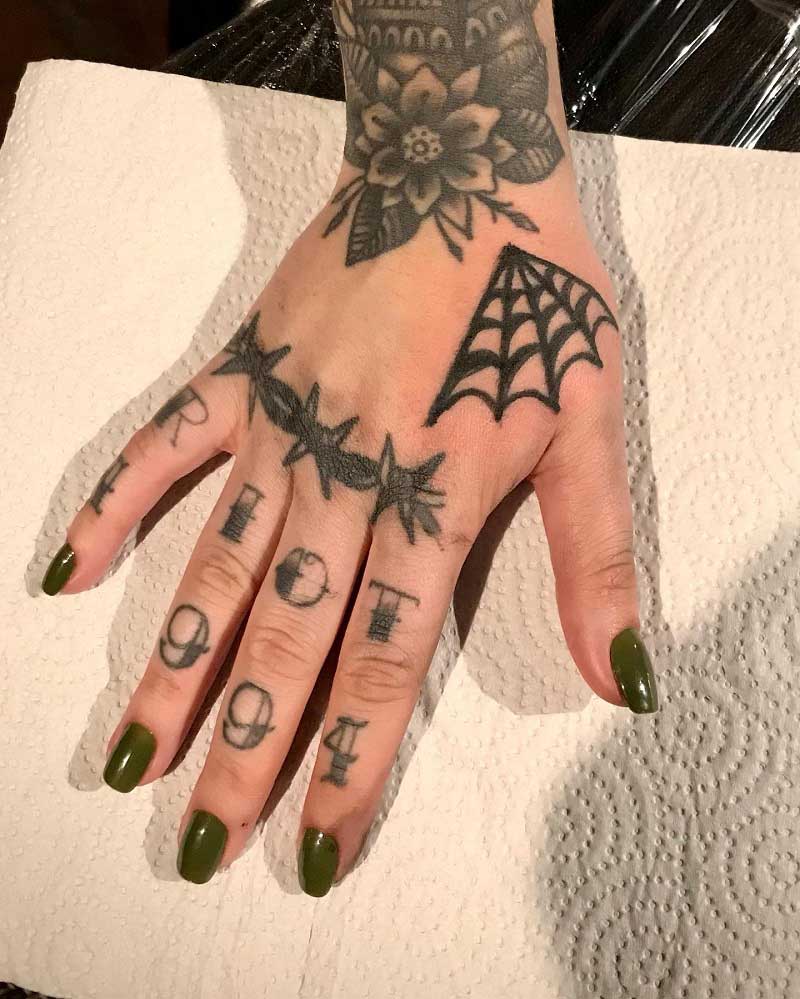 abby-spider-web-tattoo-3