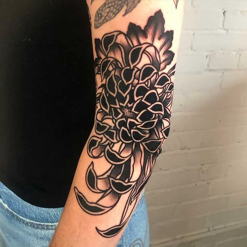 chrysanthemum-cover-up-tattoo-3