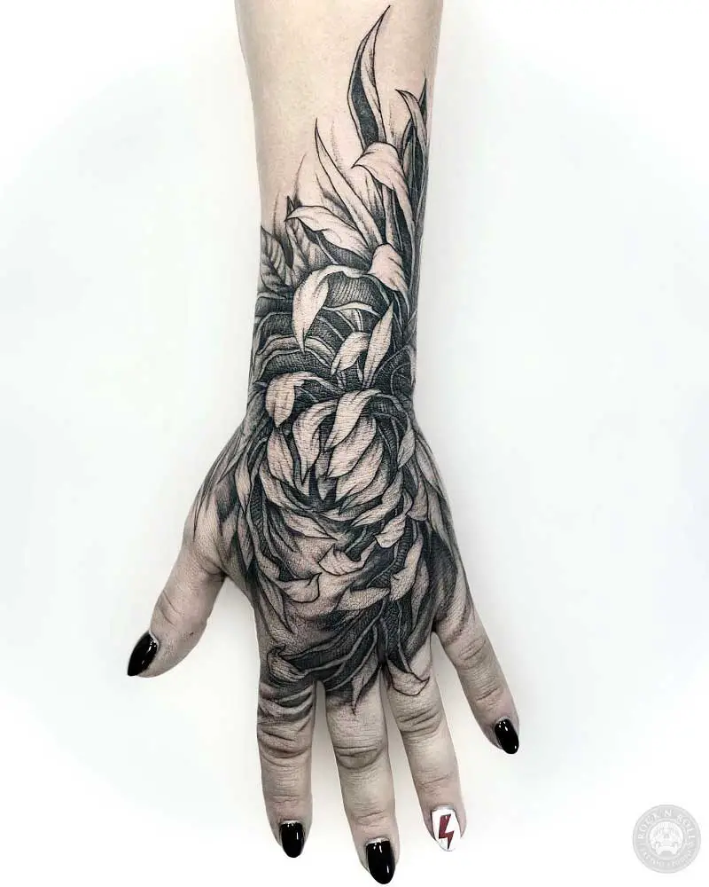 chrysanthemum-hand-tattoo-1