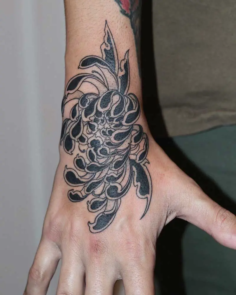 chrysanthemum-hand-tattoo-2