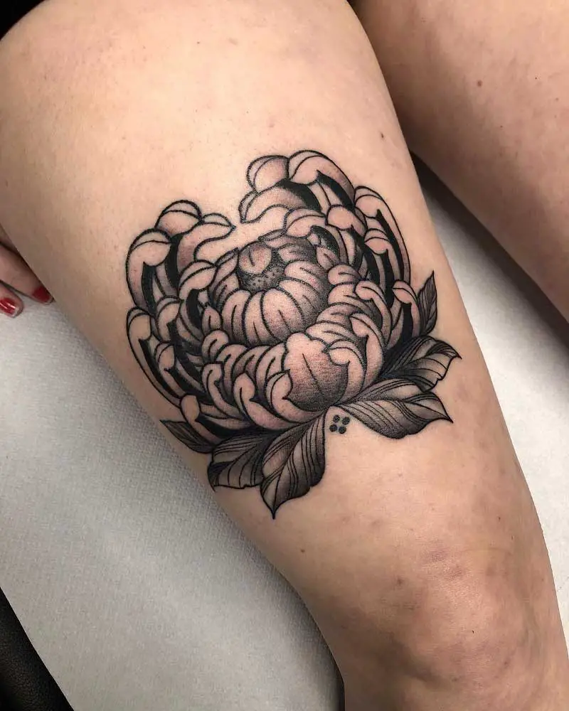 chrysanthemum-thigh-tattoo-1