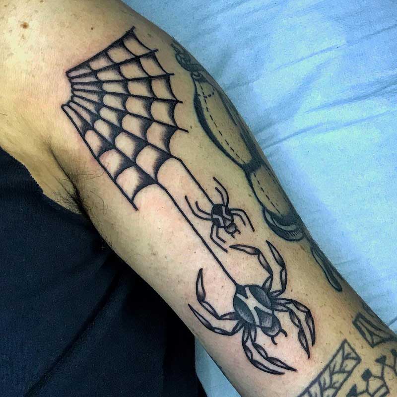 corner-spider-web-tattoo-3