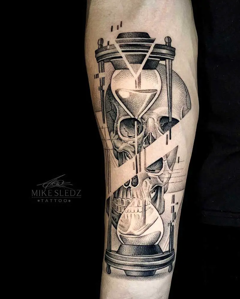 hourglass-skull-tattoo-1