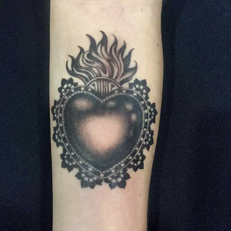 mexican-sacred-heart-tattoo-2