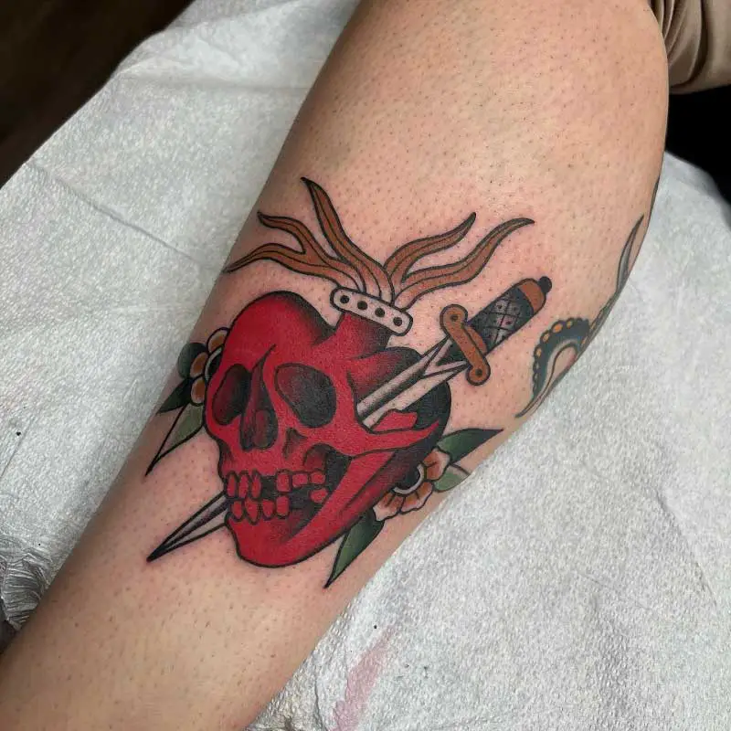 sacred-heart-skull-tattoo-2