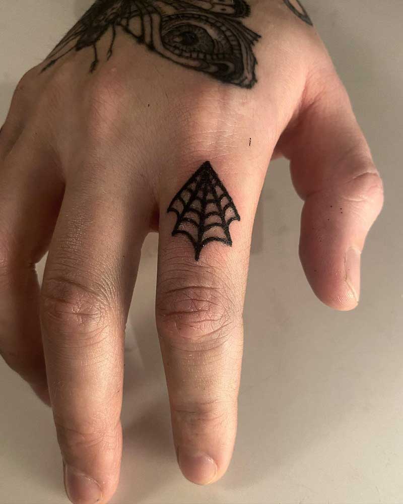spider-web-finger-tattoo-3