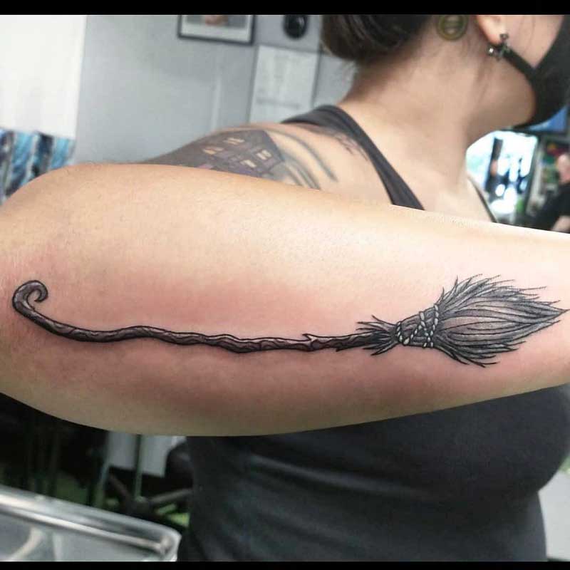 witch-broom-tattoo-2