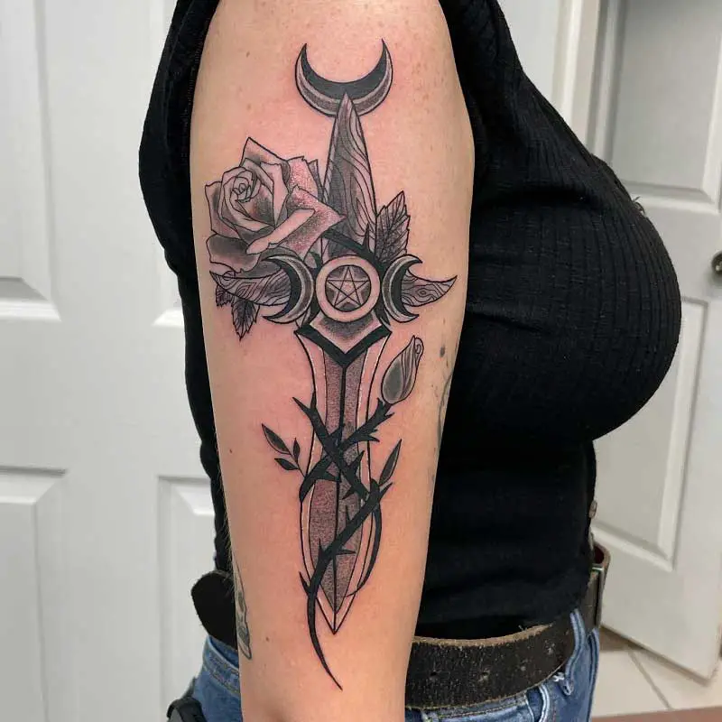 witch-dagger-tattoo-2