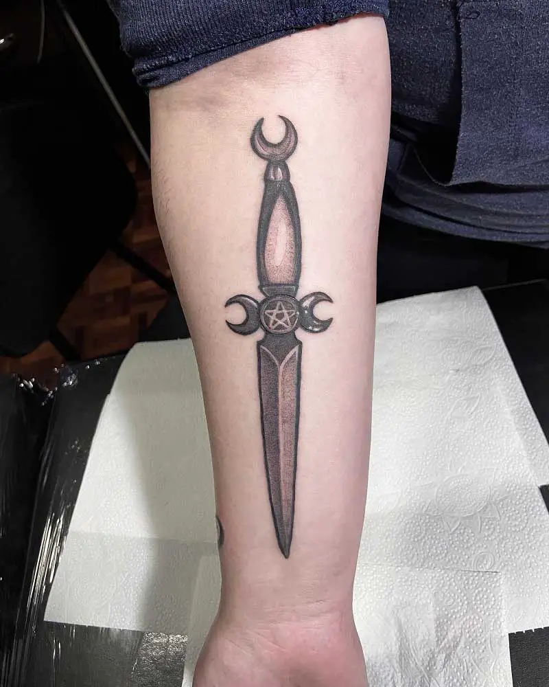 witch-dagger-tattoo-3