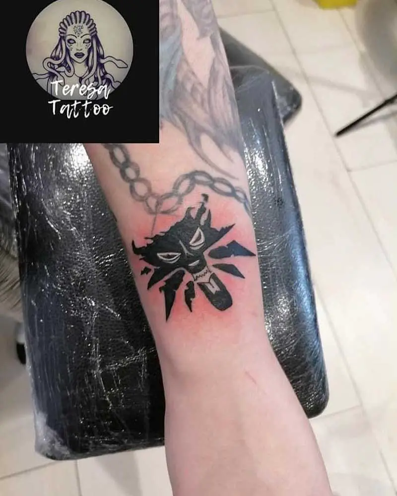 witcher-medallion-tattoo-3