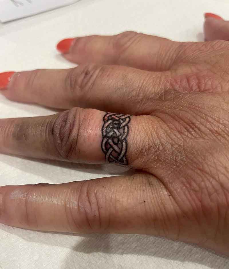 Celtic Knot Ring Tattoo 1