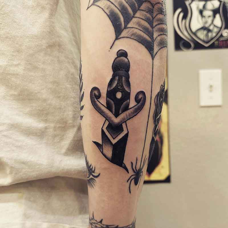 Trad Dagger Tattoo 3