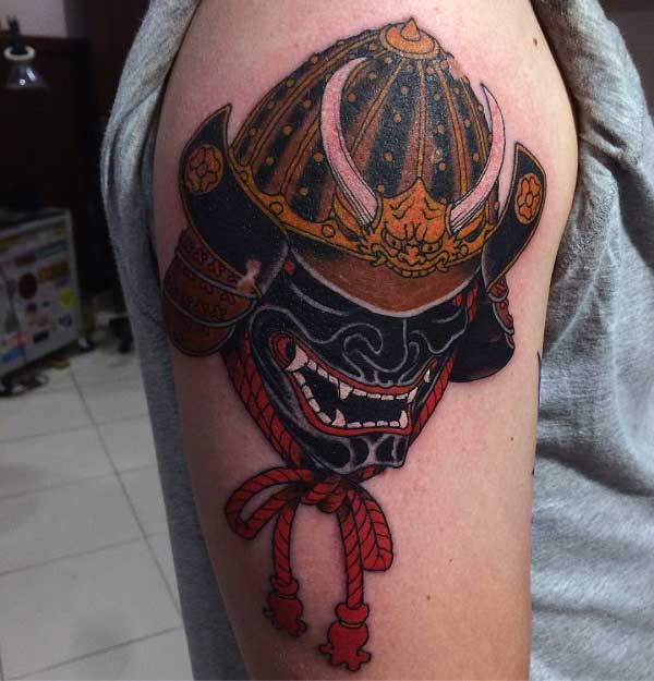 casco-samurai-tattoo-3