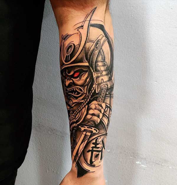 enthapteter-samurai-tattoo-2