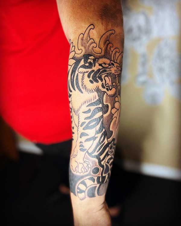 traditional-japanese-tiger-tattoo-3