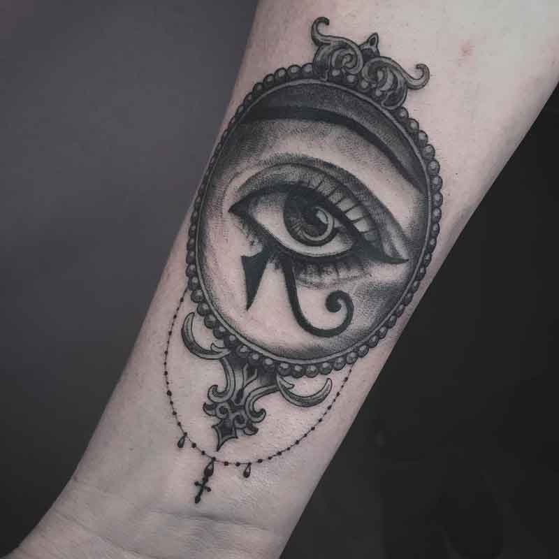 Women's Eye Of Horus Tattoo 3