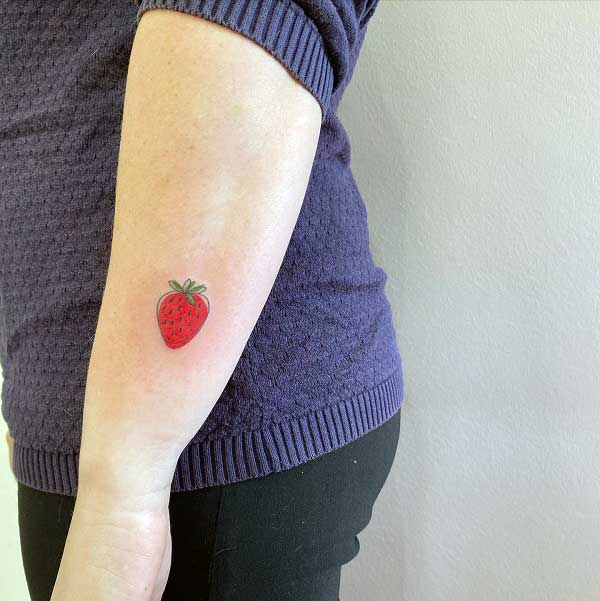 cute-strawberry-tattoo-3