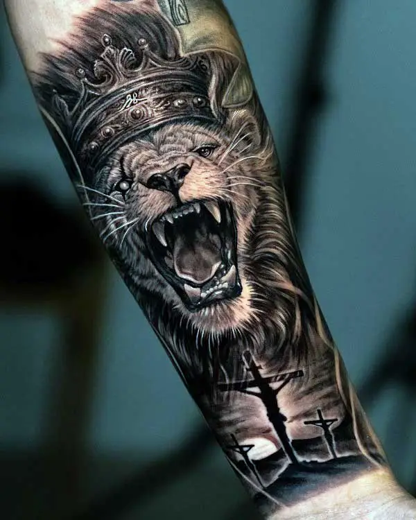 lion-with-thorn-crown-tattoo-3