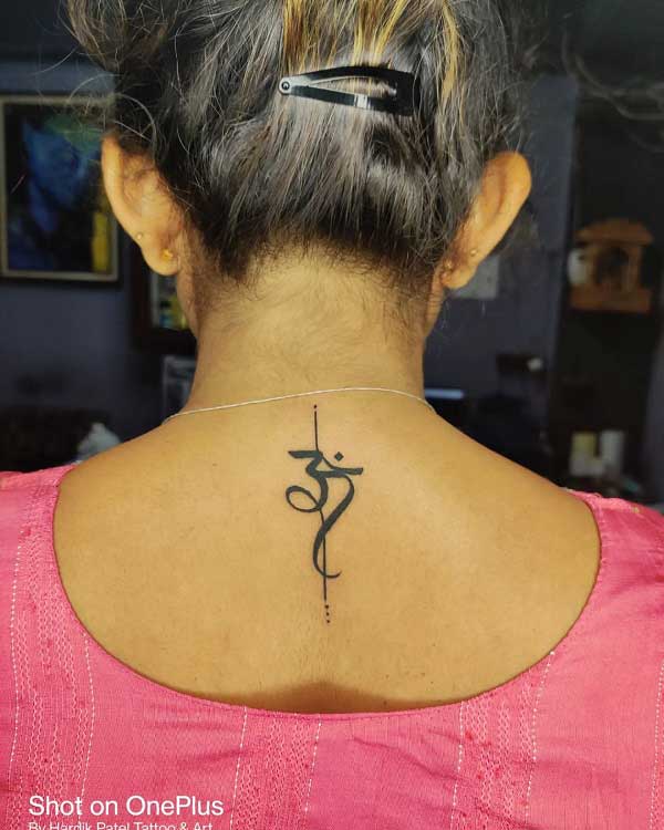 name-tattoo-on-back-of-neck-3