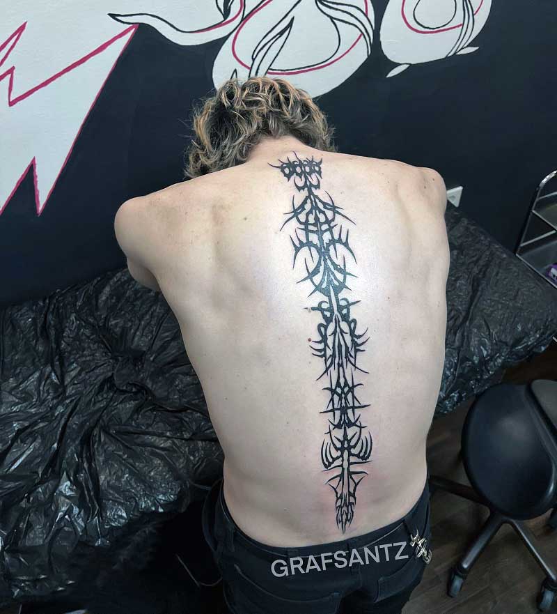 tribal-spine-tattoos-for-men-1