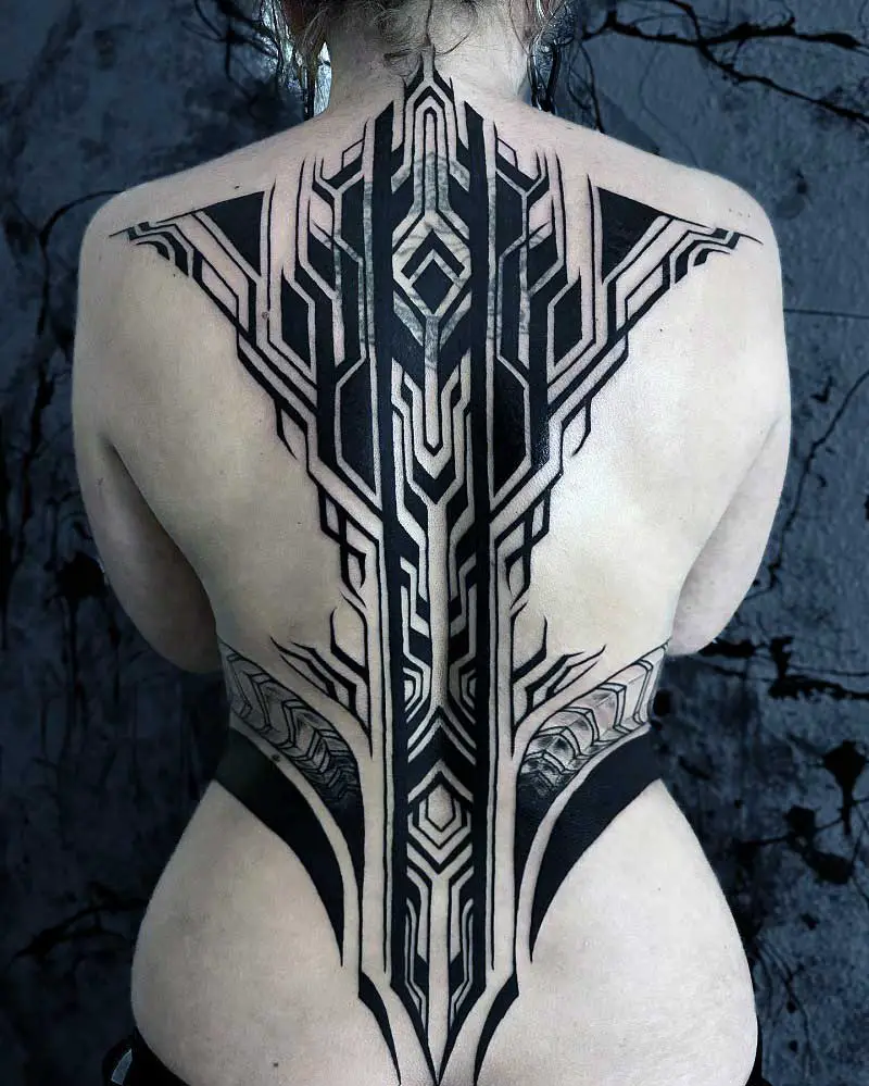 tribal-spine-tattoos-for-men-2